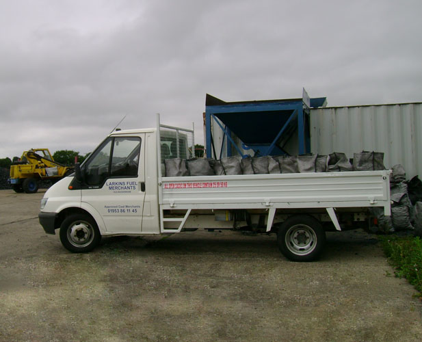 Larkins lorry with traditional coal bags in 2010